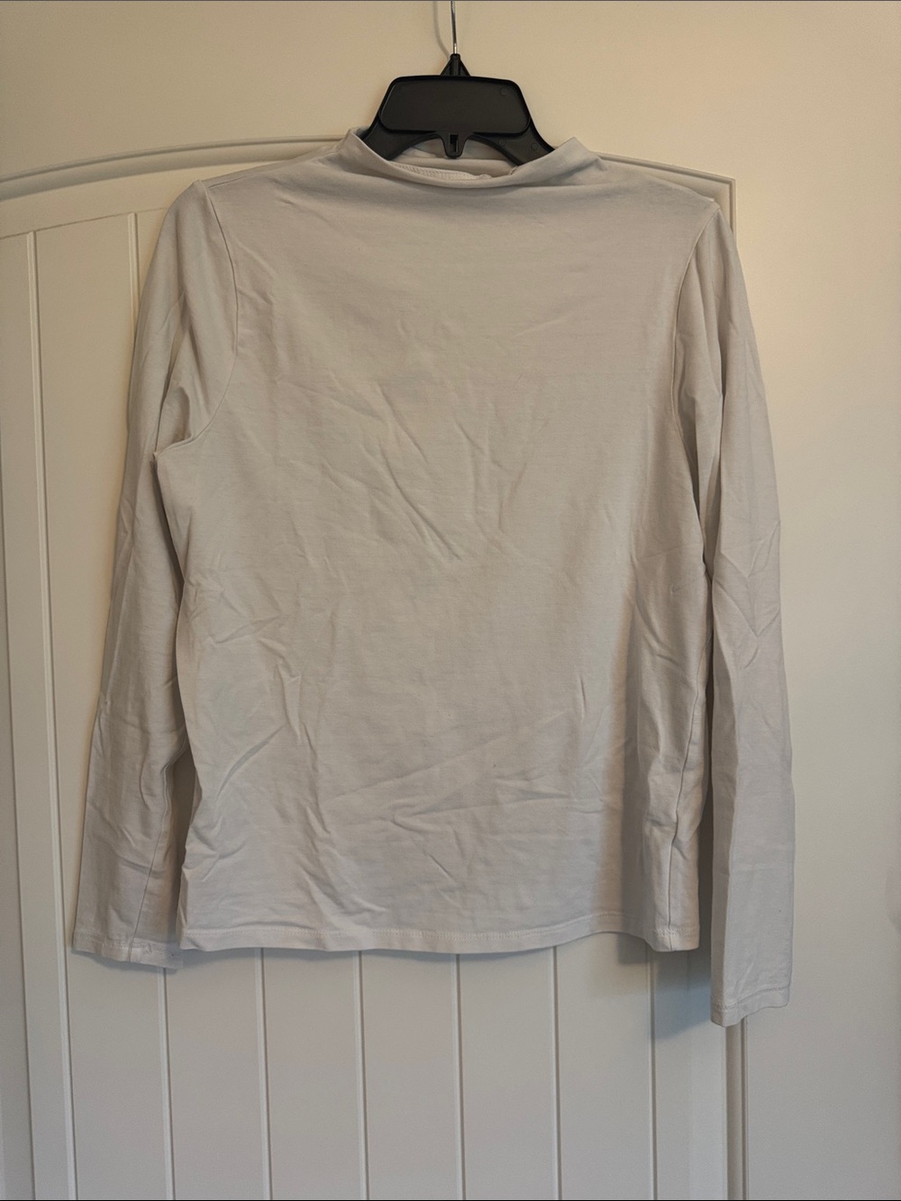 Old Navy White Long Sleeve Women's Tee - Lightweight Crew